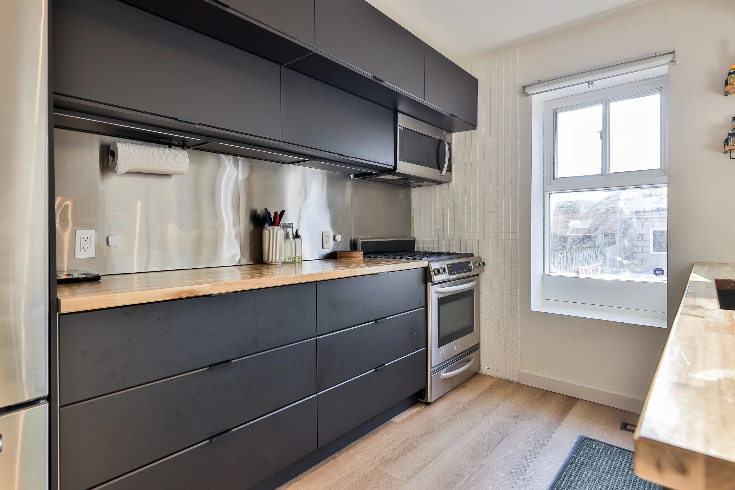 20 Uxbridge Ave-14.jpg