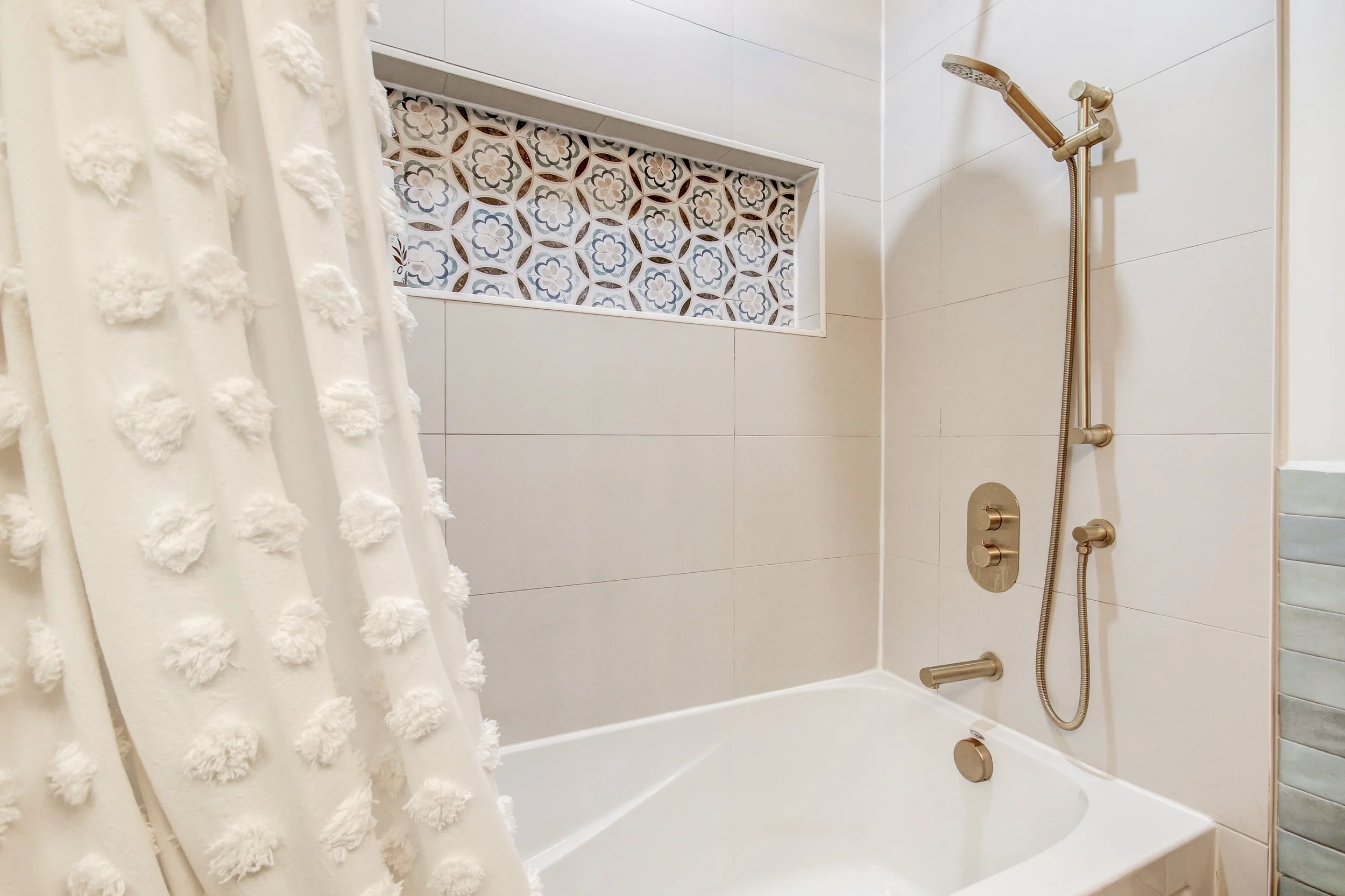 108ClovellyAve-53.jpg