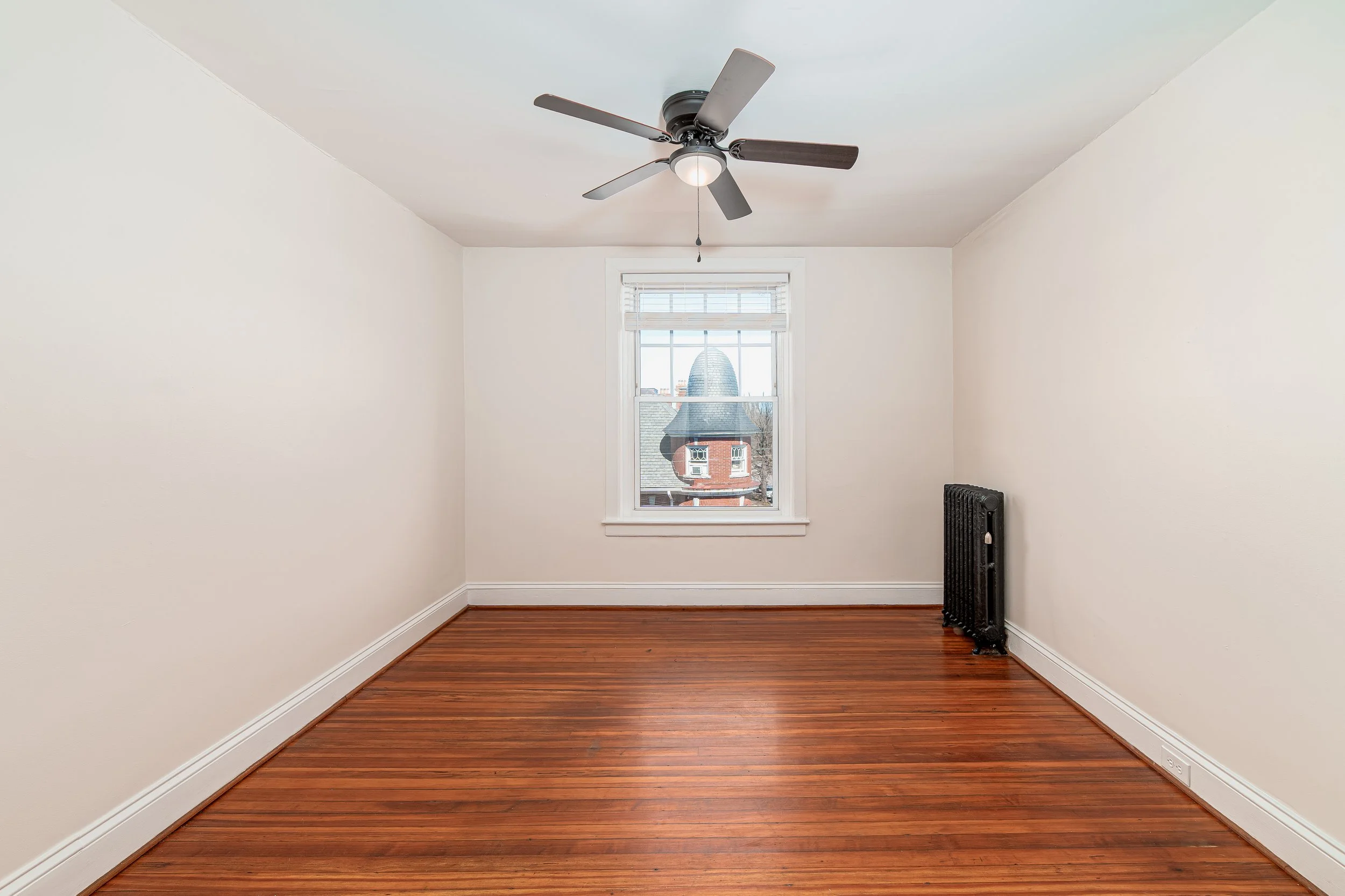 RES%20TRI%2002282026%20819%20Colonial%20Ave%20Unit%208%20%2311%20%28c%29%202026%20Robert%20Hamm%20Photography%207575633424.jpg