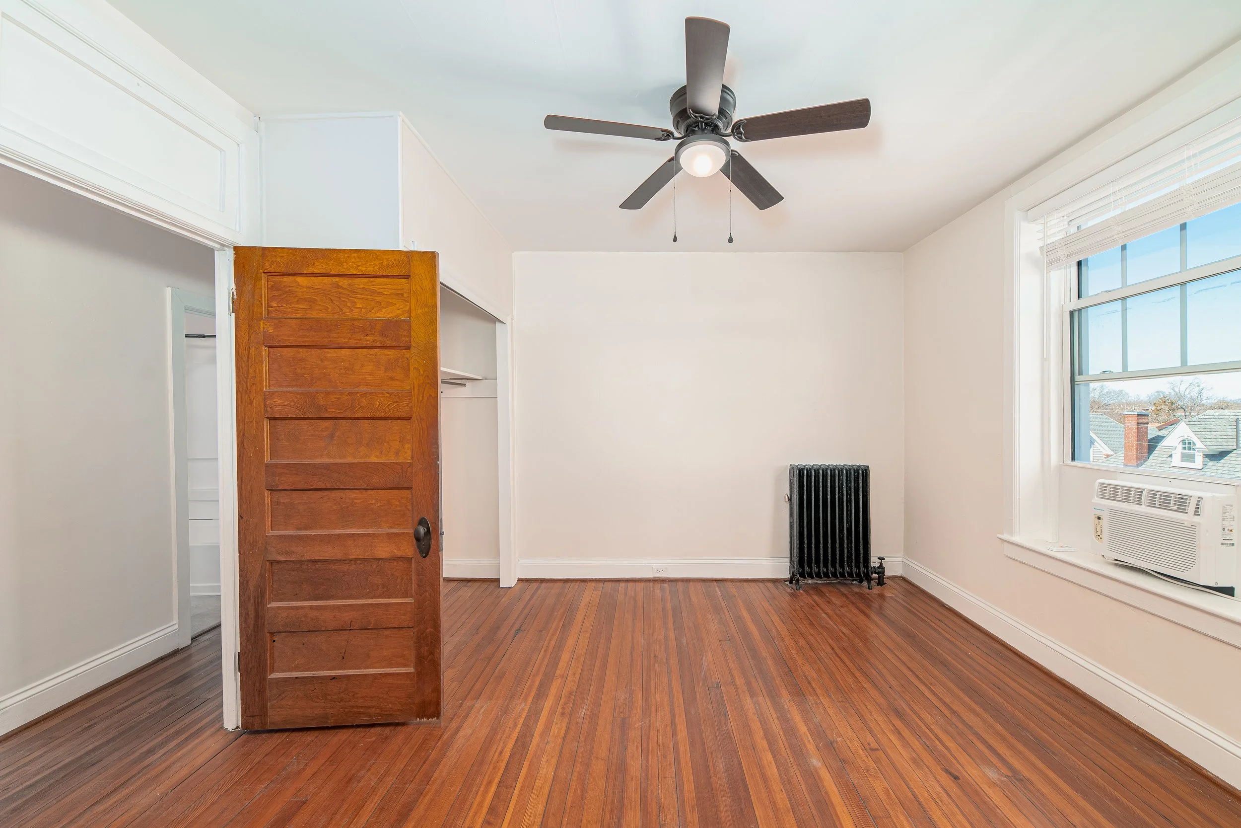 RES%20TRI%2002282026%20819%20Colonial%20Ave%20Unit%208%20%2310%20%28c%29%202026%20Robert%20Hamm%20Photography%207575633424.jpg