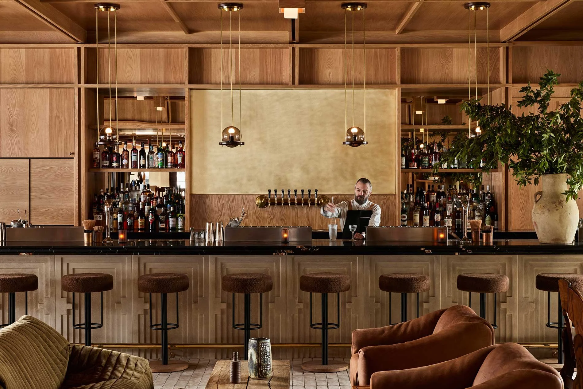 Mollie_Common-Areas_Bar_034.jpg
