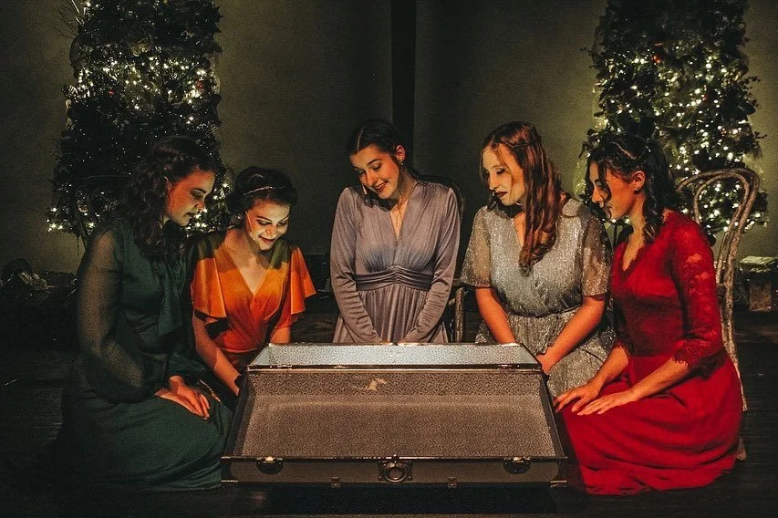 My latest role - Noelle in Here We Come A-Caroling. 
December 2022
&bull;
All photo credits to @c.g.s_photography