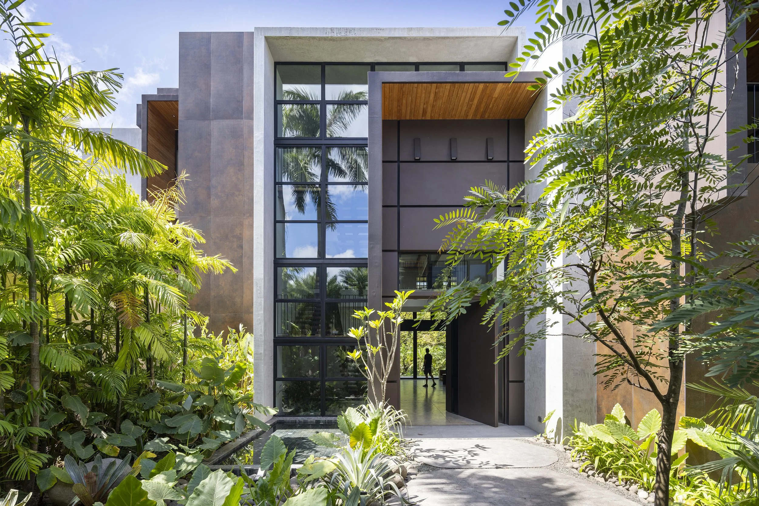 Main House Entry 4.jpg