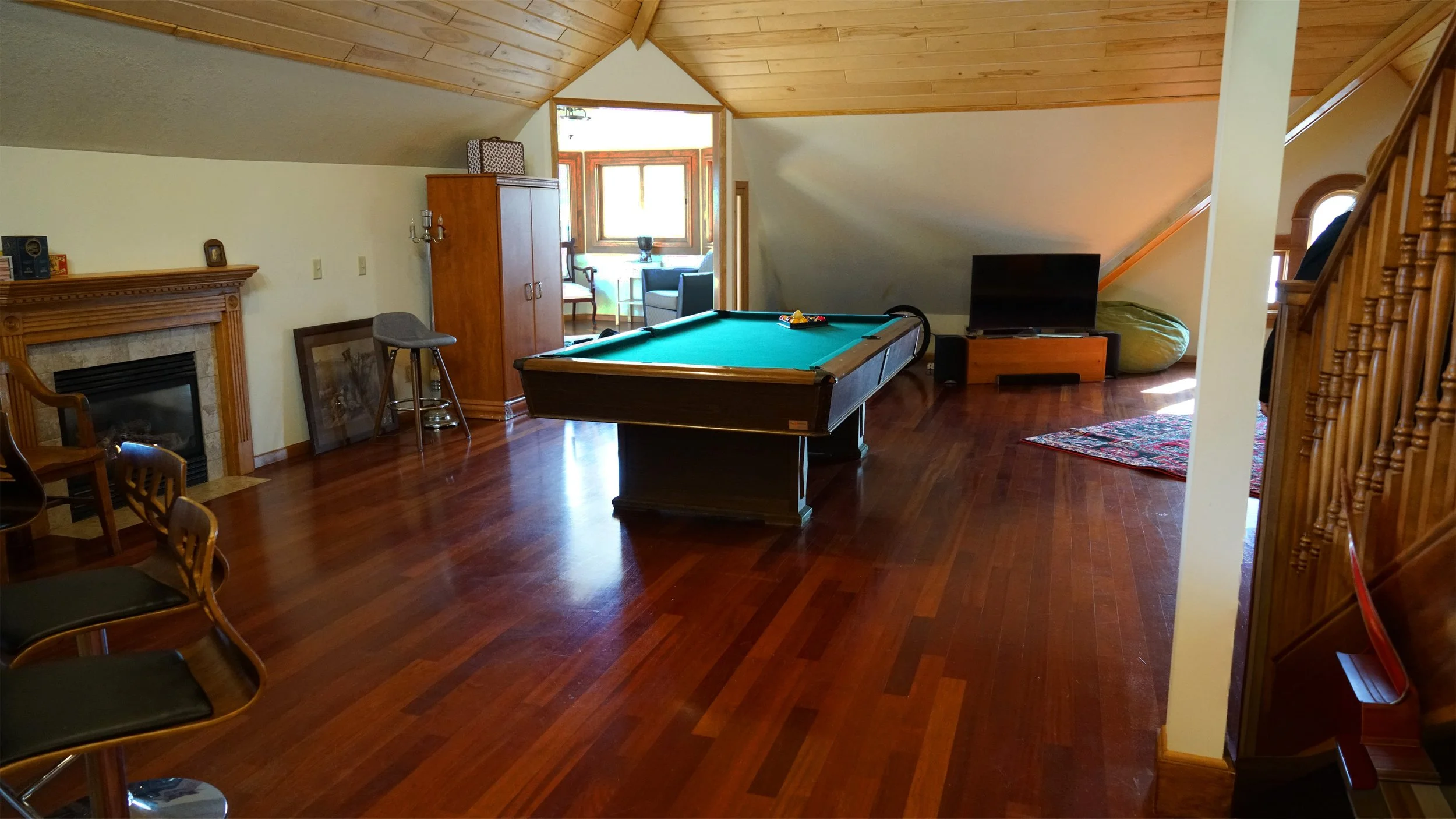 565-6 main room2.jpg