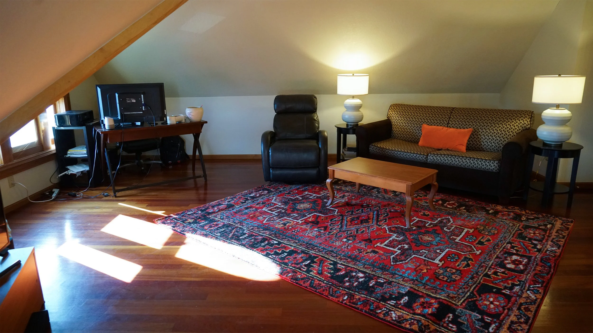 565-6 living room.jpg