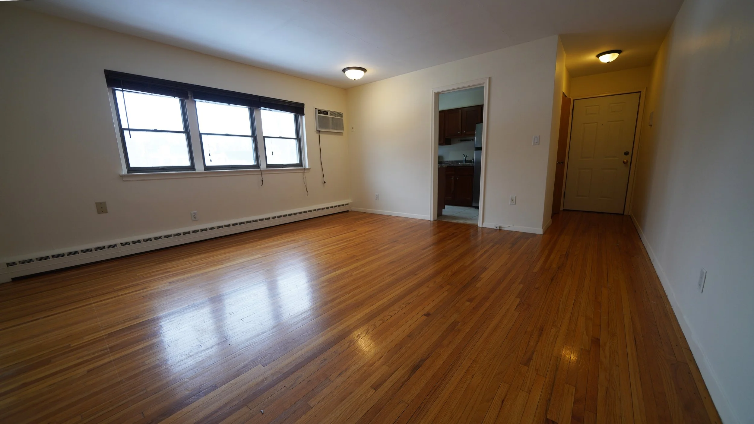 384-8 living room3.jpg