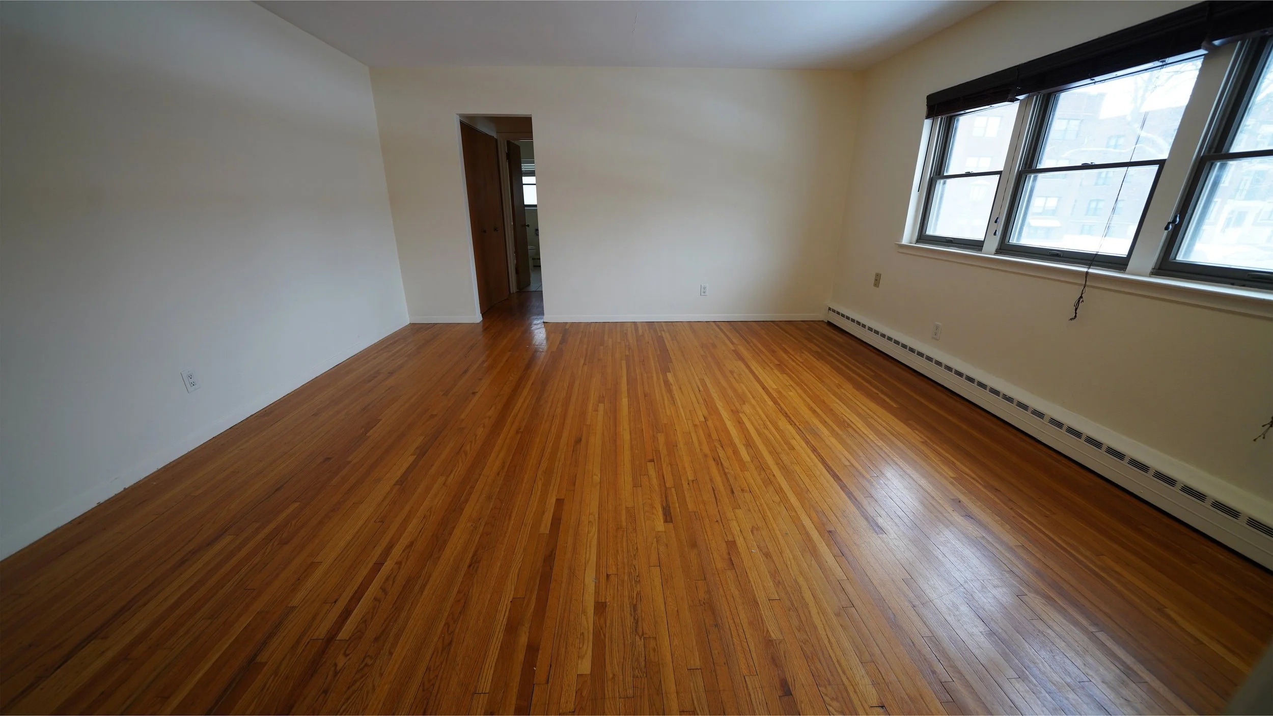 384-8 living room2.jpg