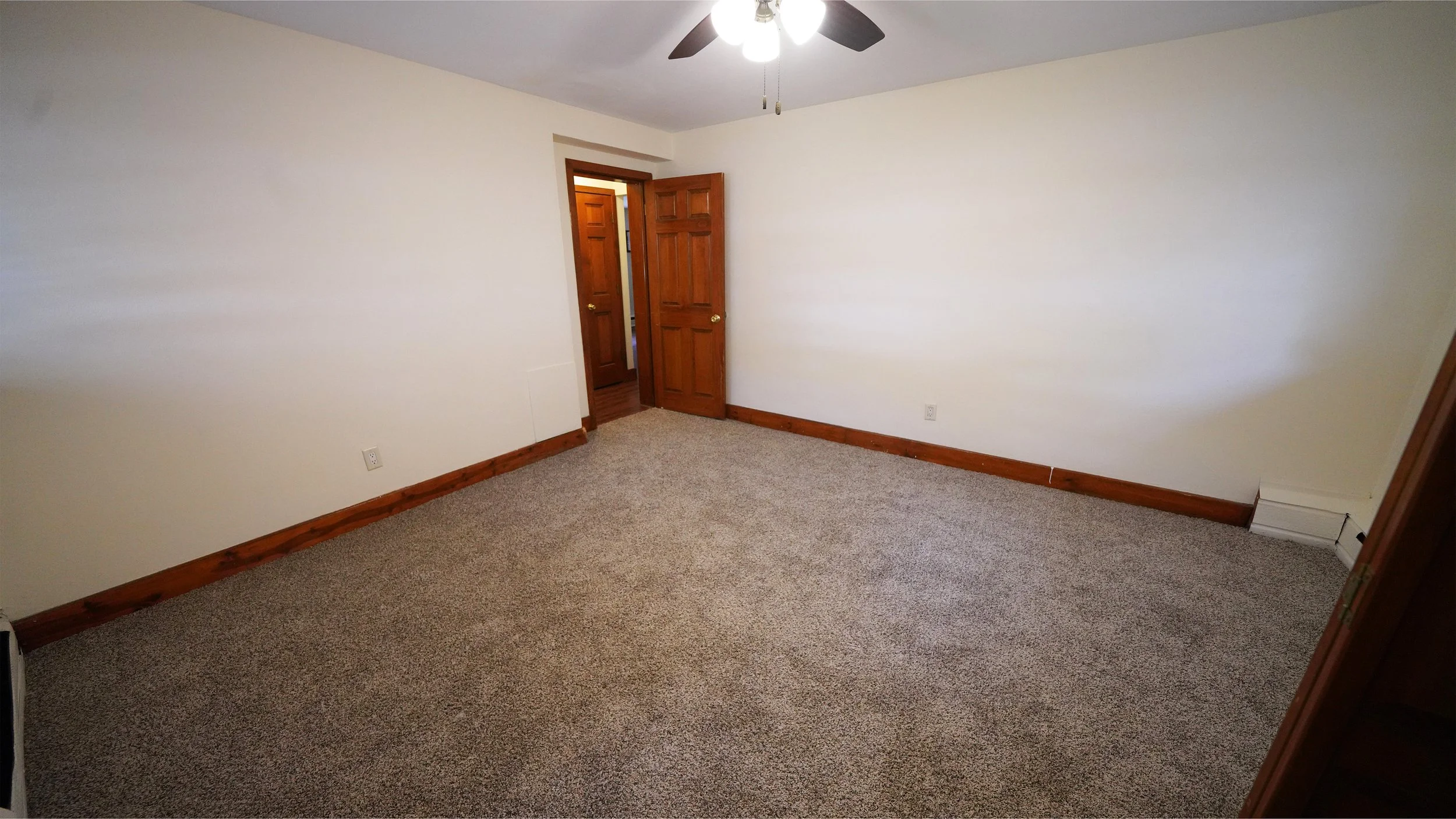 388-10 bedroom2.jpg