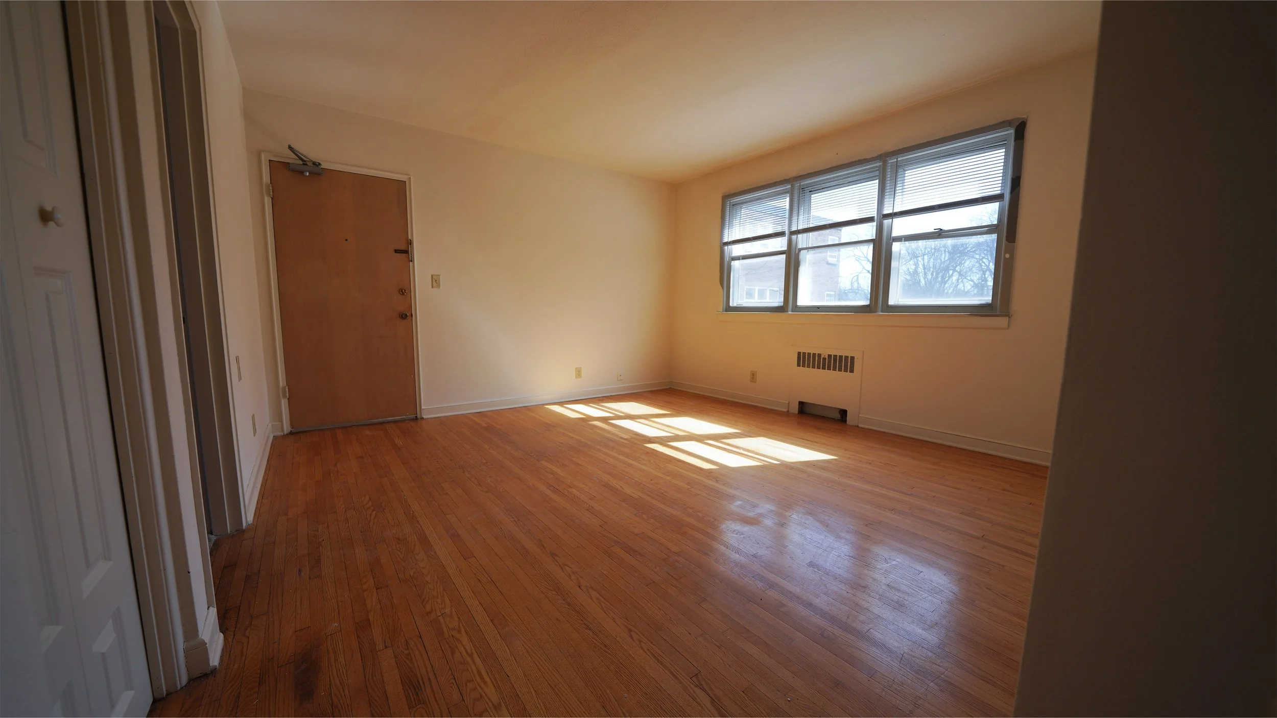 1835-6 living room2.jpg