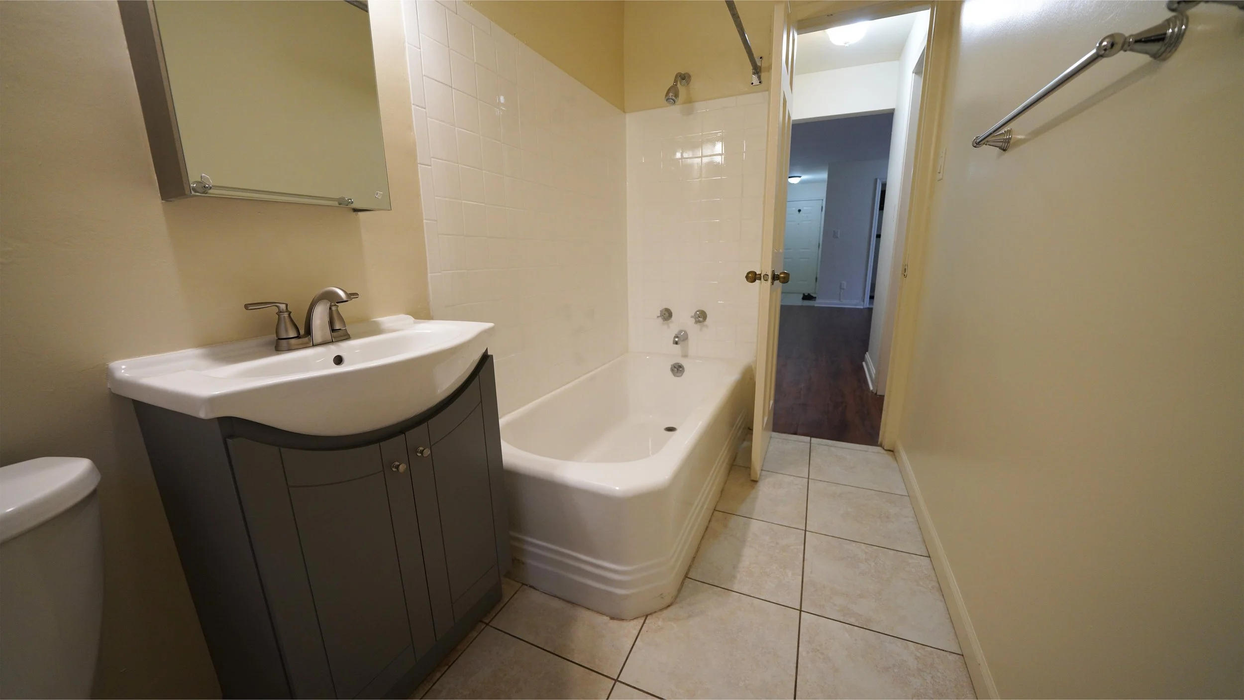 388-9 bathroom .jpg