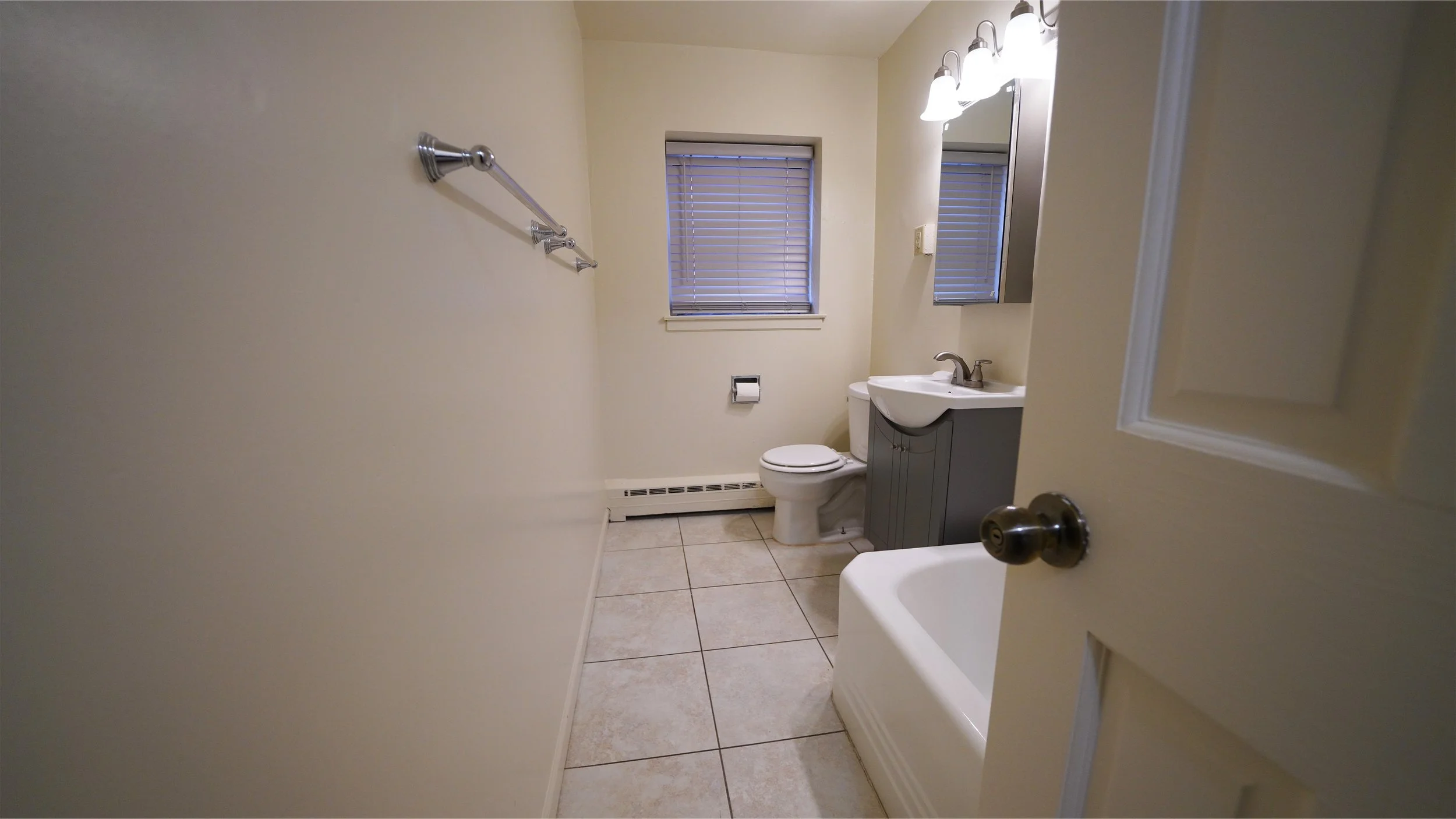 388-9 bathroom2.jpg