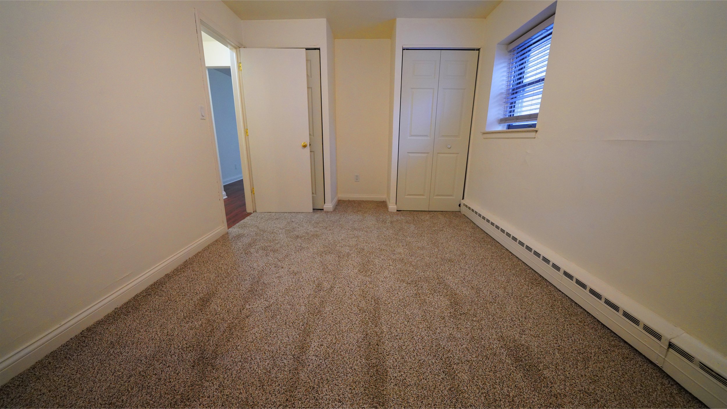 388-9 bedroom3.jpg