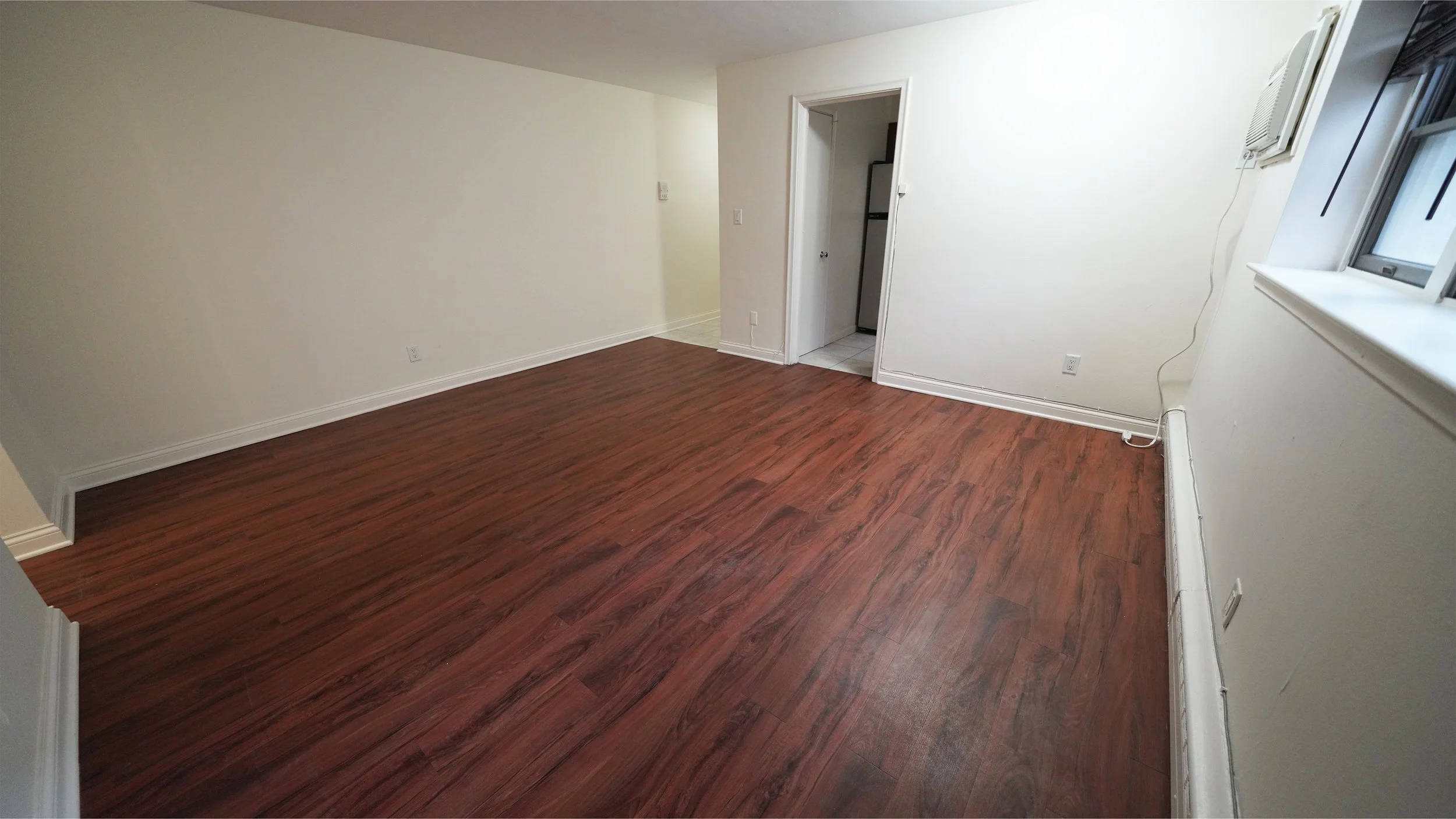 388-9 living room5.jpg
