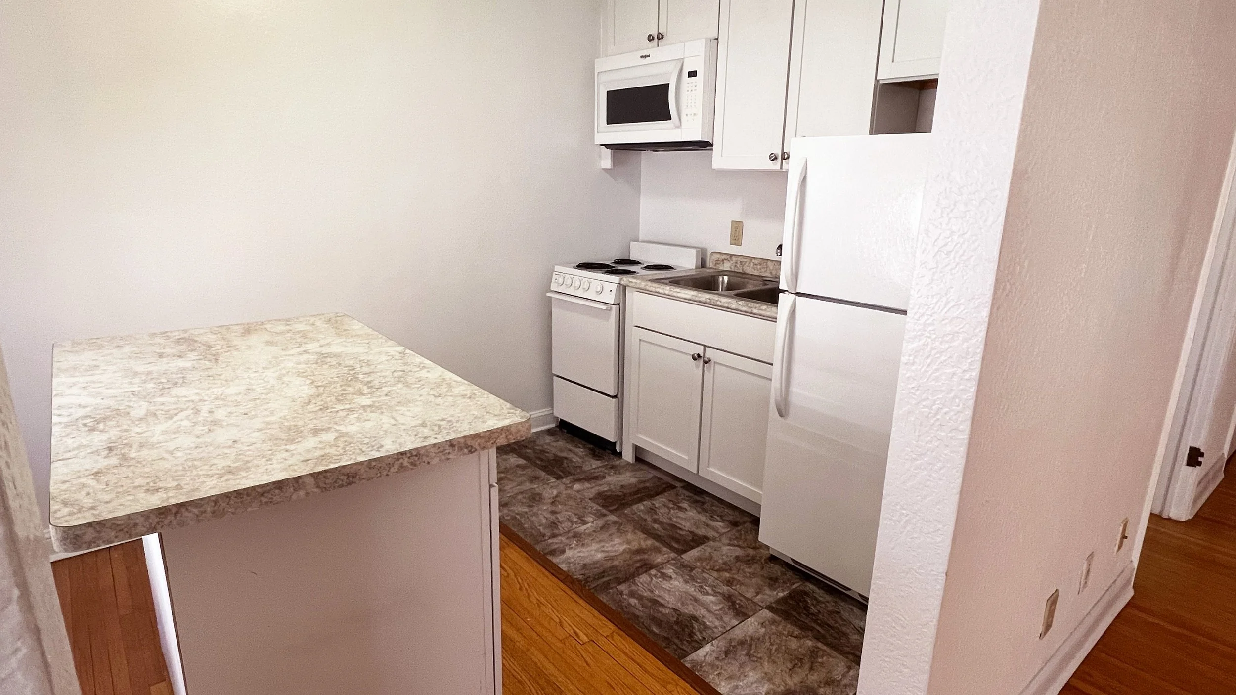 1861-104 kitchen.jpg