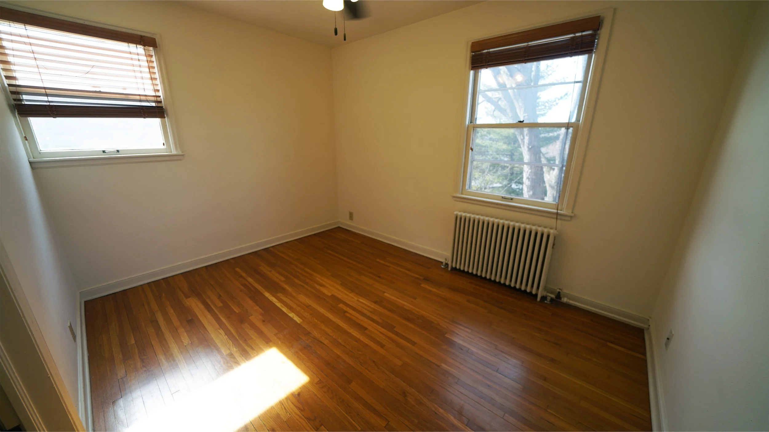 555-9 bedroom2.jpg