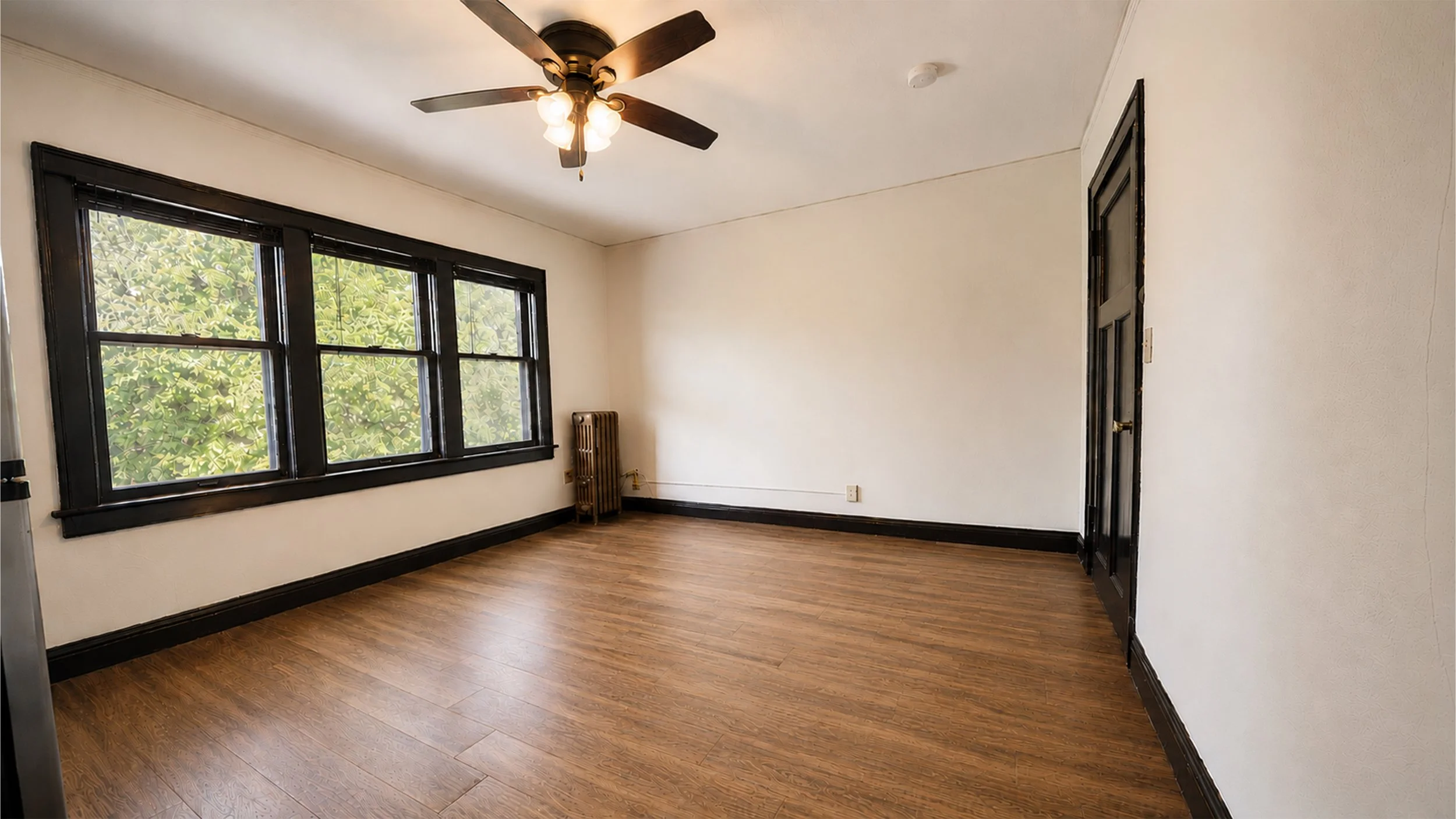 2086-10 living room.jpg