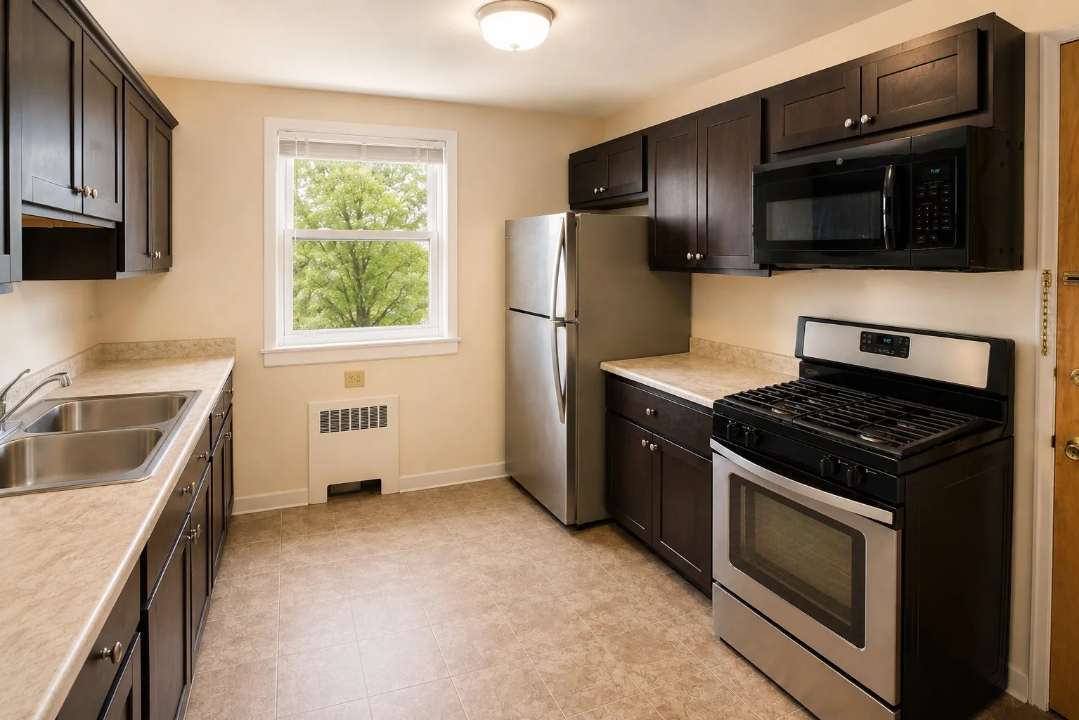 1835 kitchen2.jpg