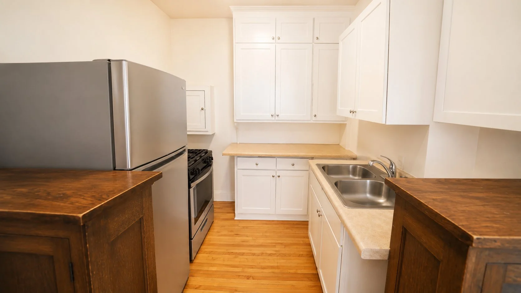 1853 kitchen.jpg