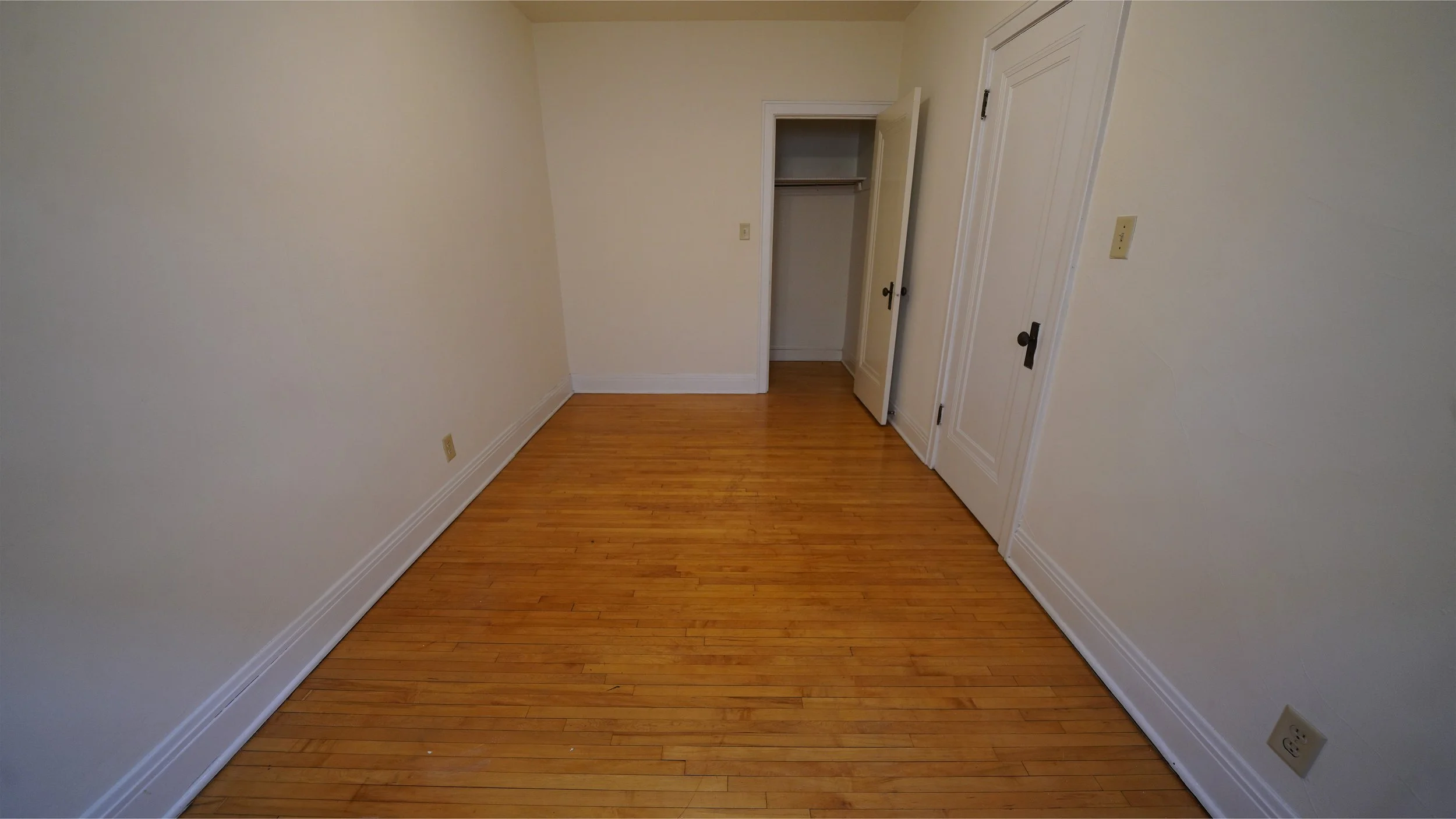 1853-206 bedroom2.jpg