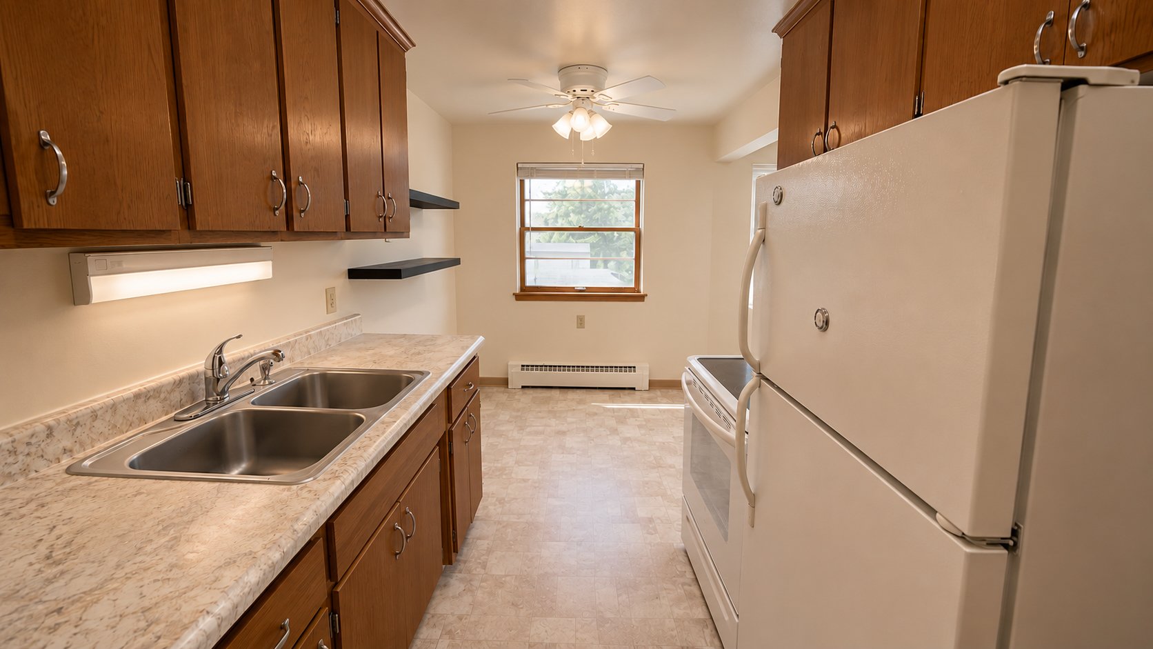 550-25 kitchen2.jpg