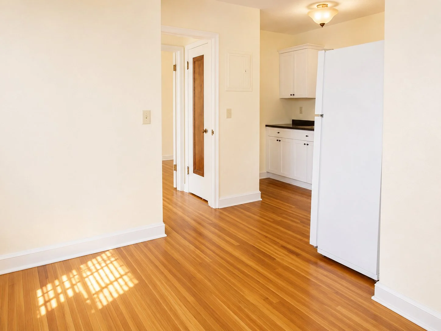1871R dining:kitchen.jpg