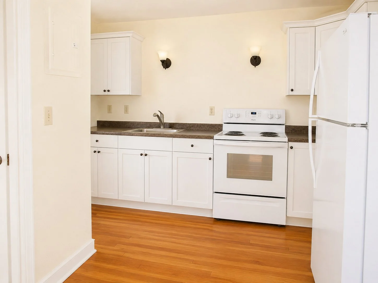 1871R kitchen.jpg