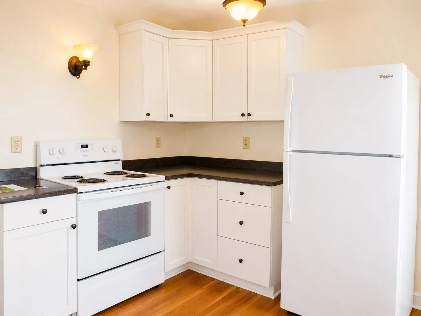 1871R kitchen2.jpg