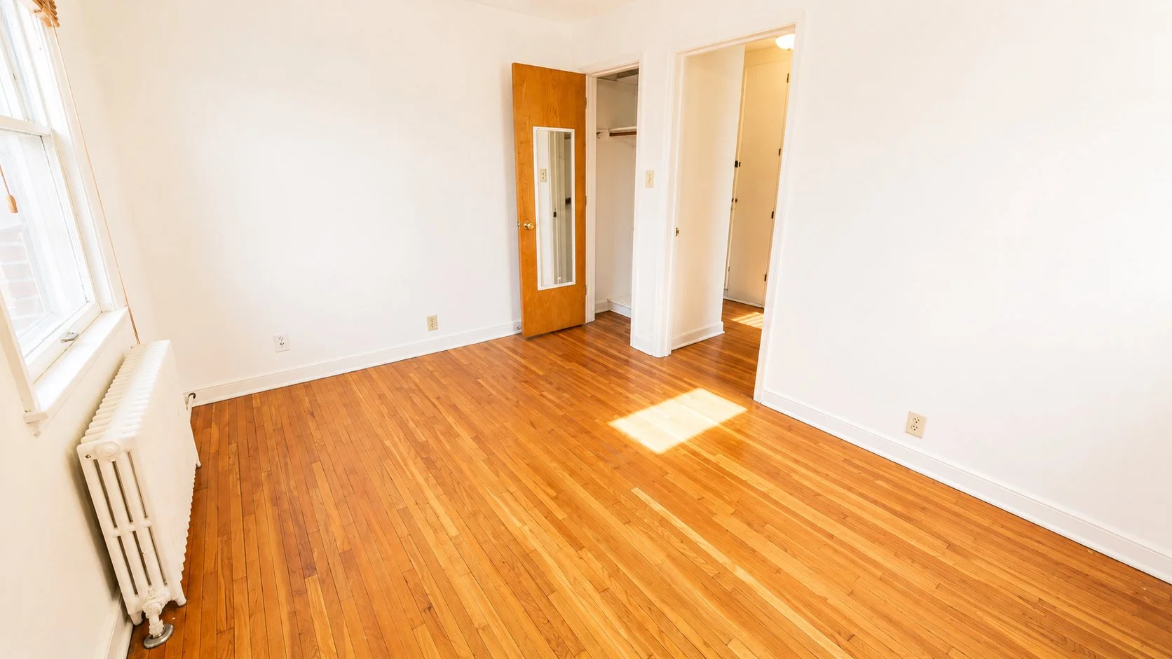 555 bedroom5.jpg