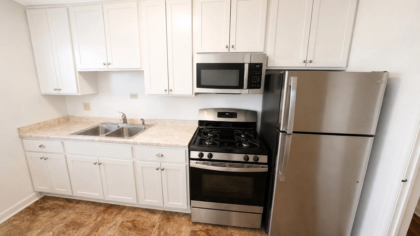 2064 kitchen3.jpg