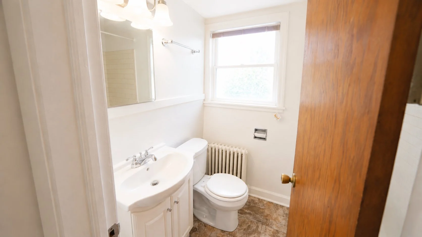555 bathroom2.jpg