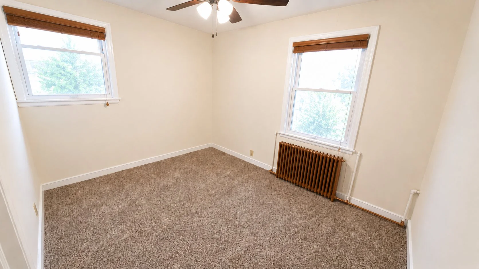 2064 bedroom.jpg