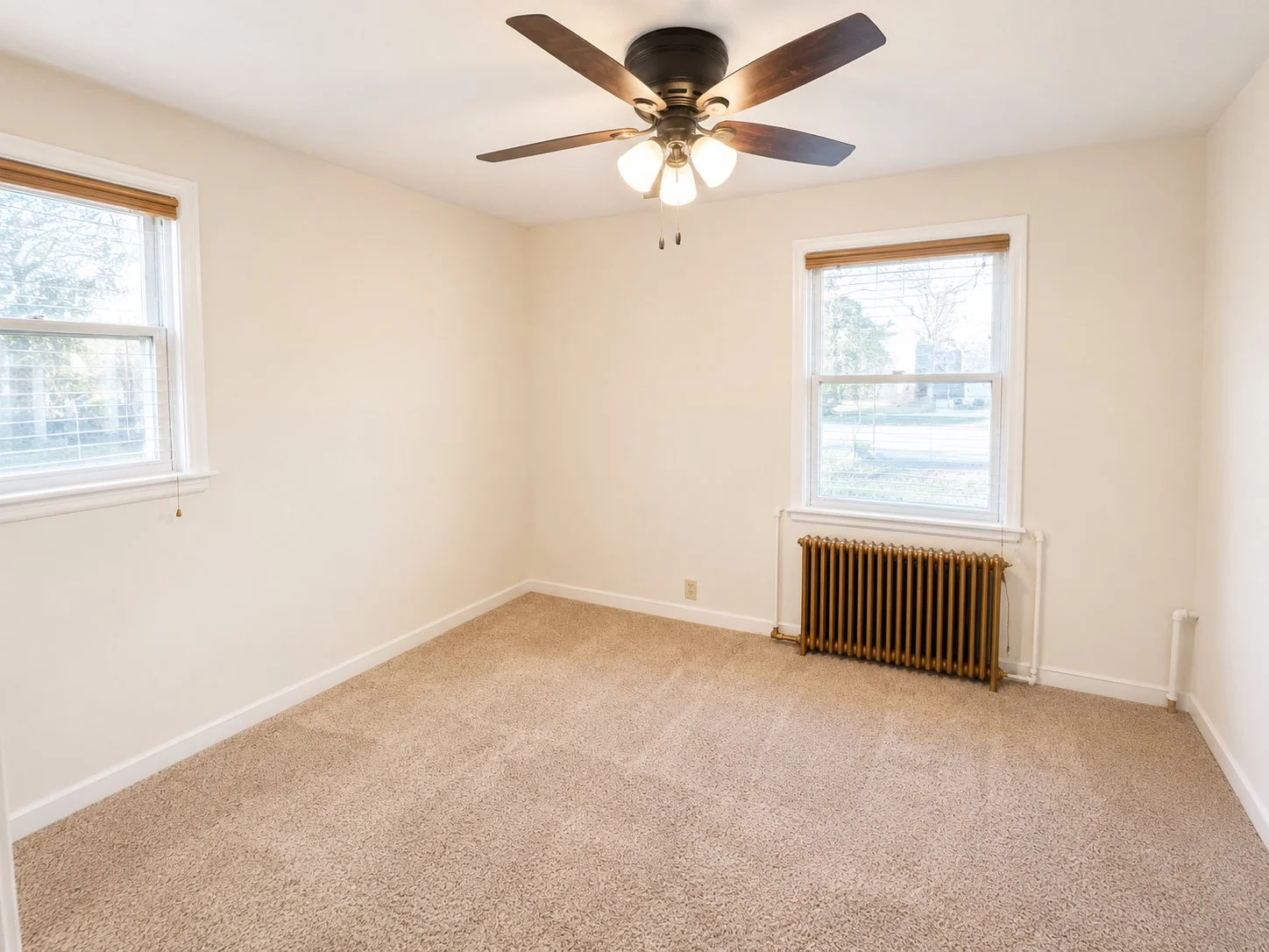 555 bedroom.jpg