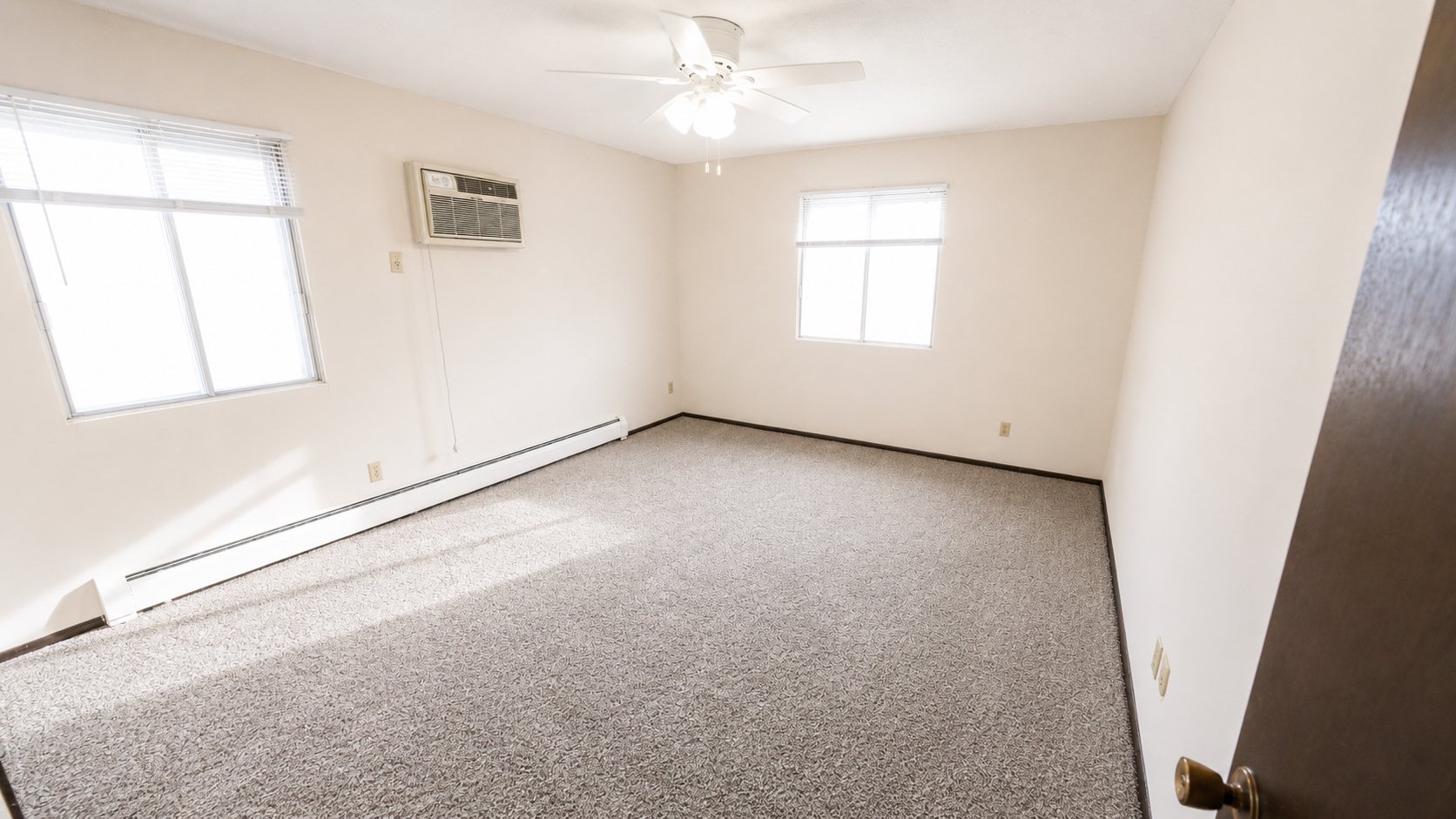 Riviera bedroom2.jpg