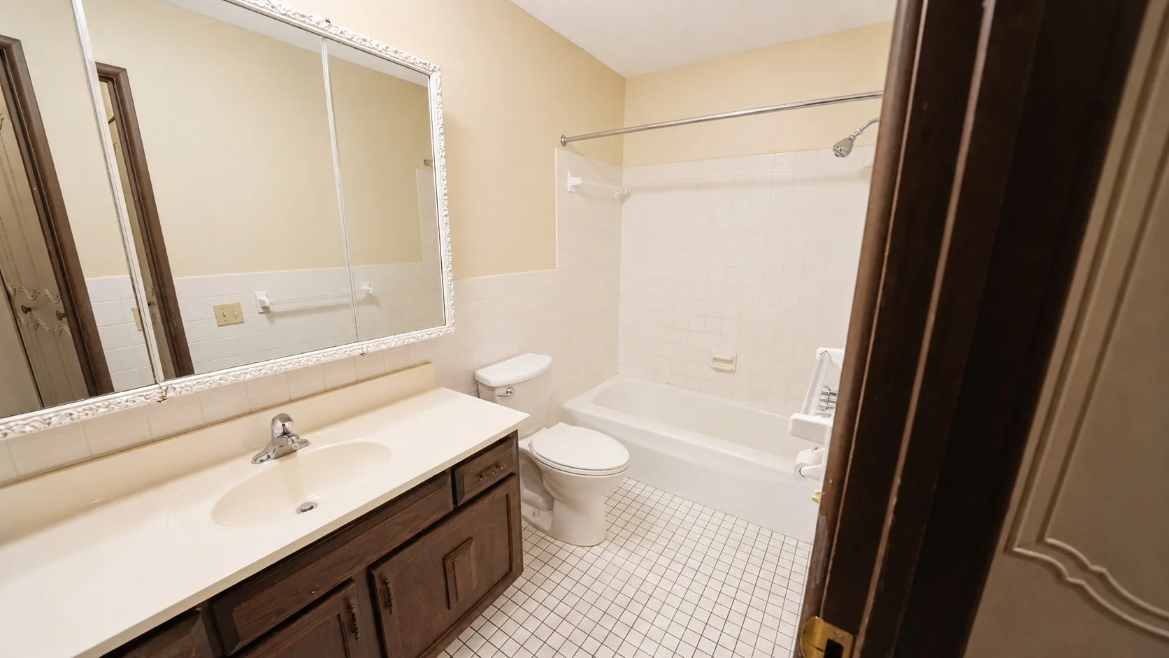 Riviera bathroom.jpg