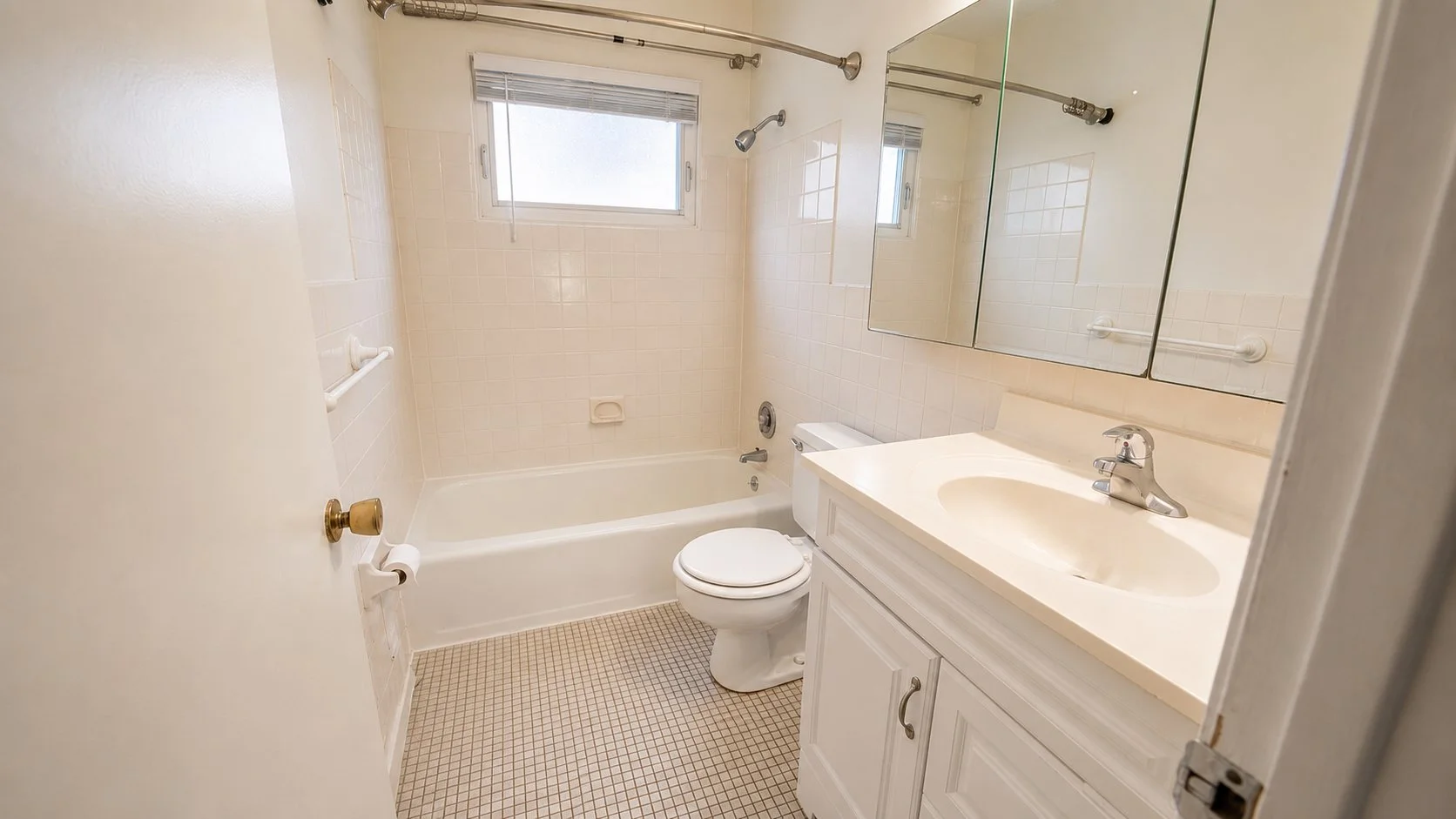1329 bathroom.jpg