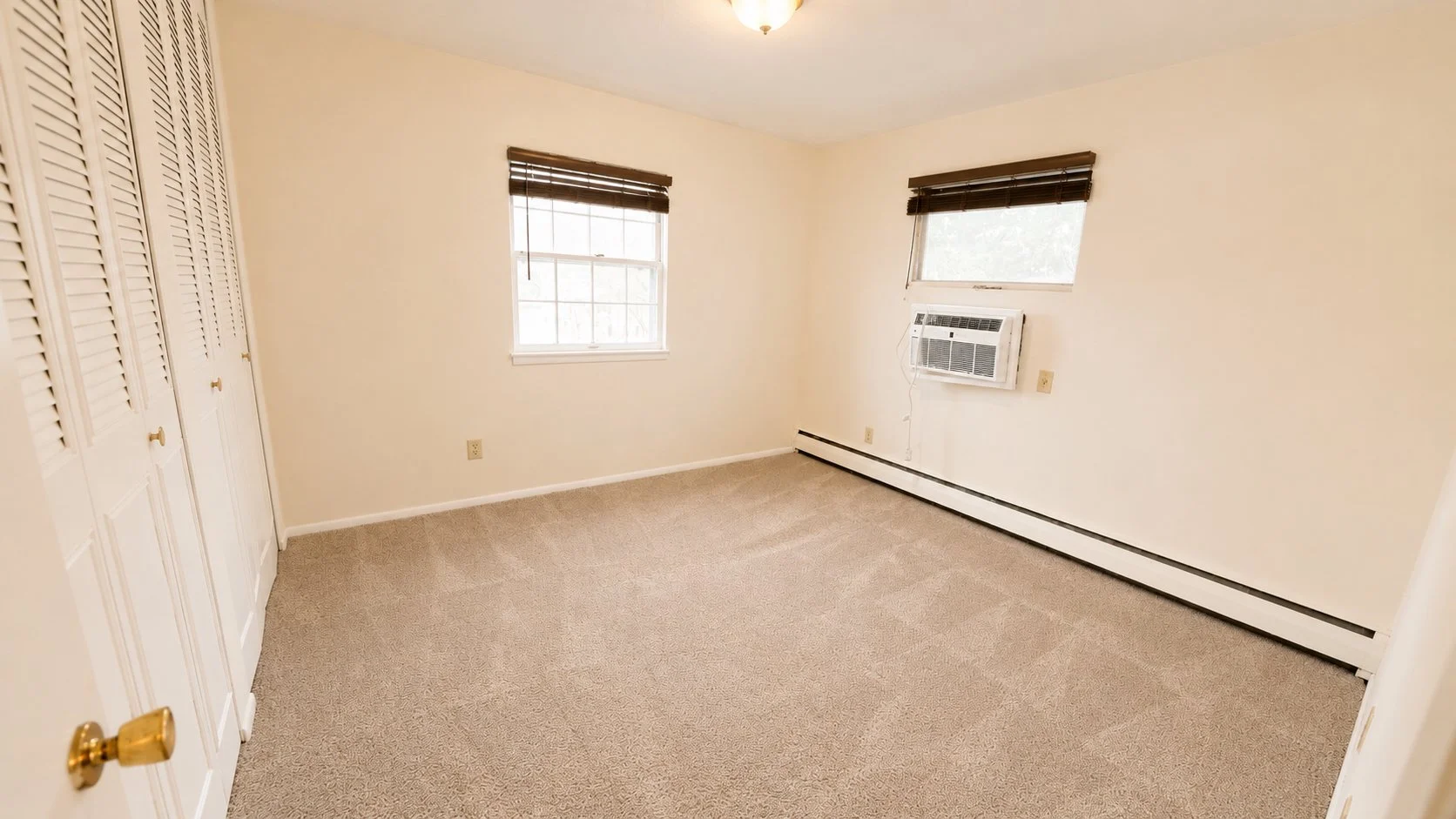1329 bedroom3.jpg