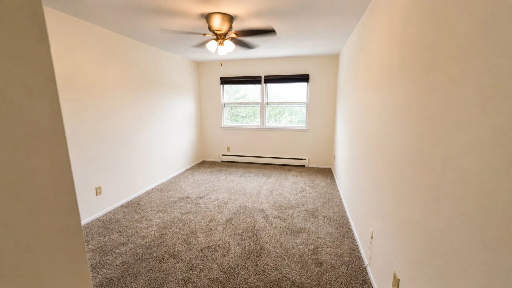 1329 bedroom5.jpg