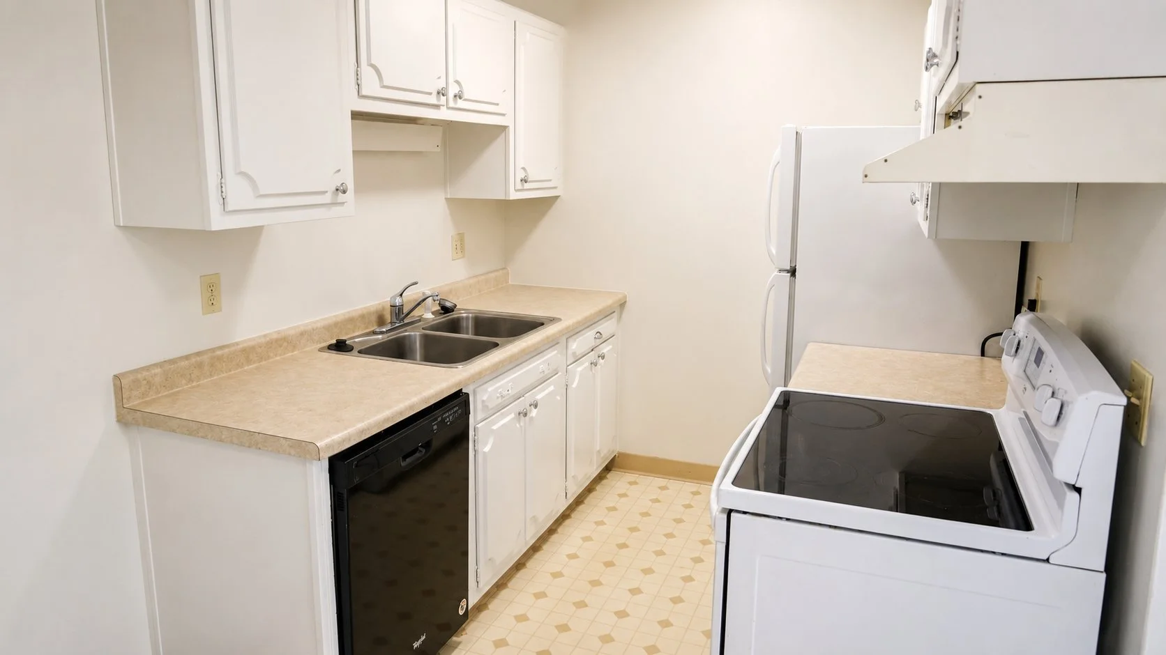 1329 kitchen.jpg
