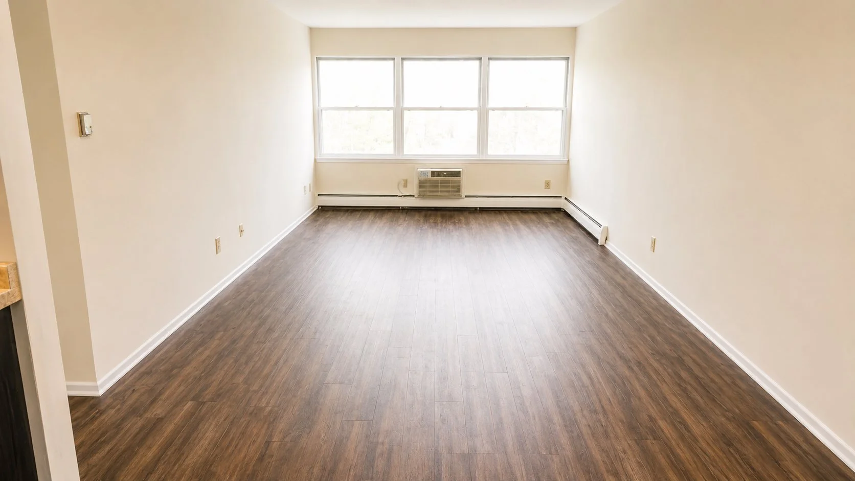 1329 living room4.jpg