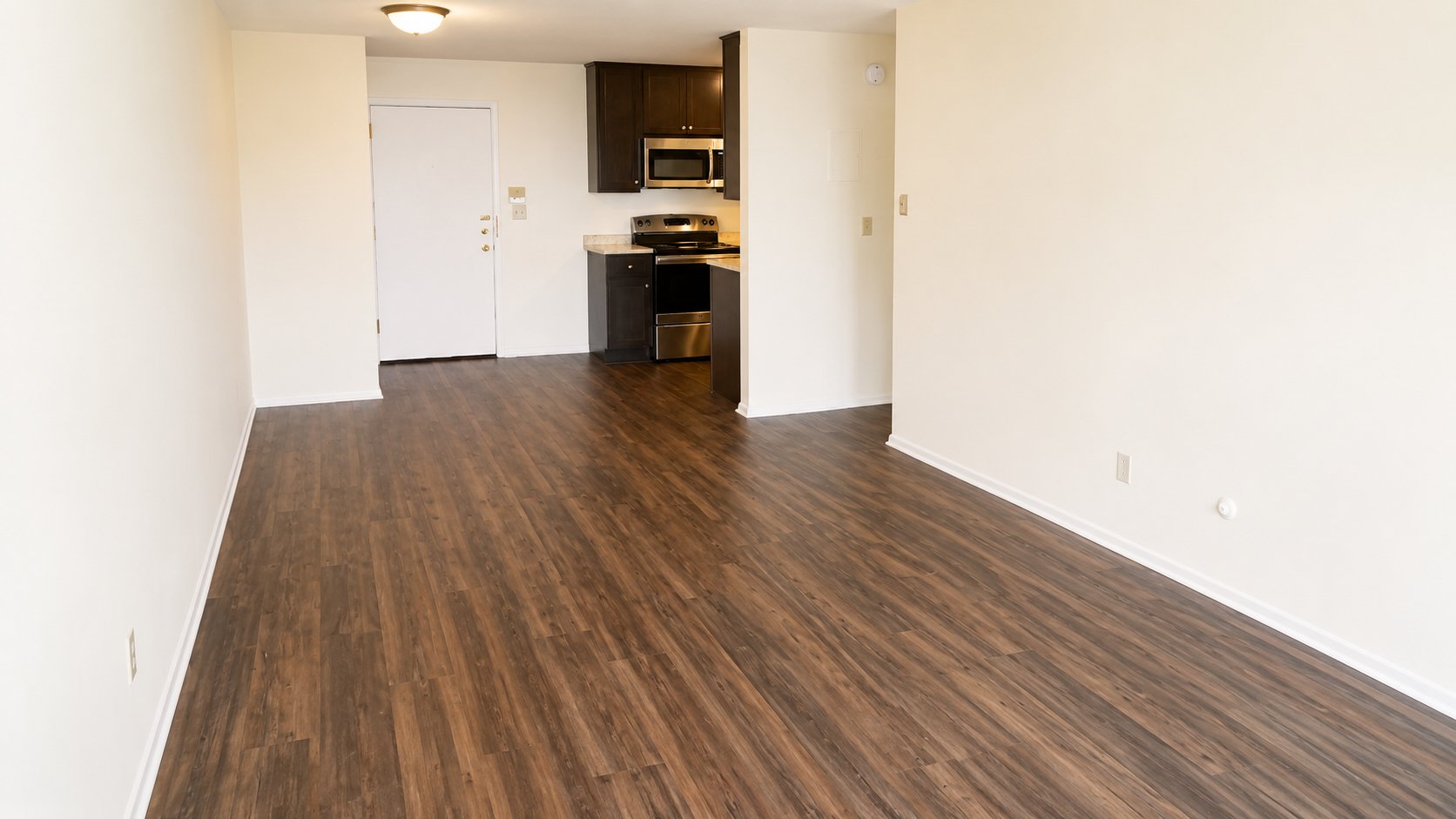 1329 living room5.jpg