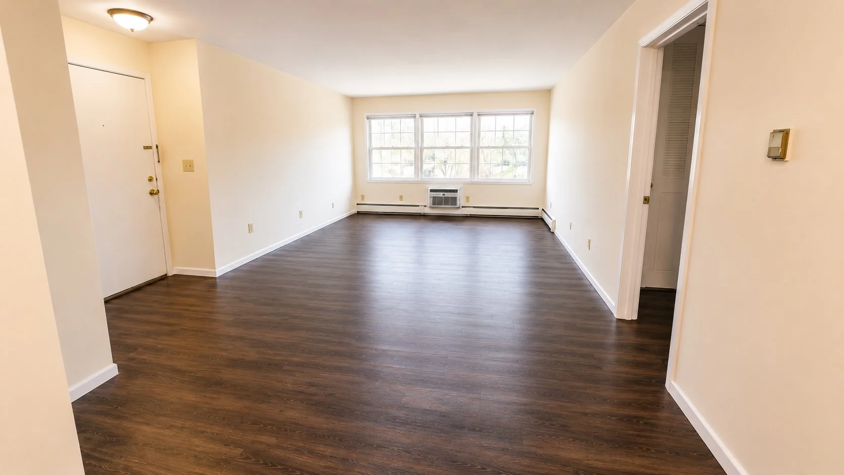 1329 living room6.jpg