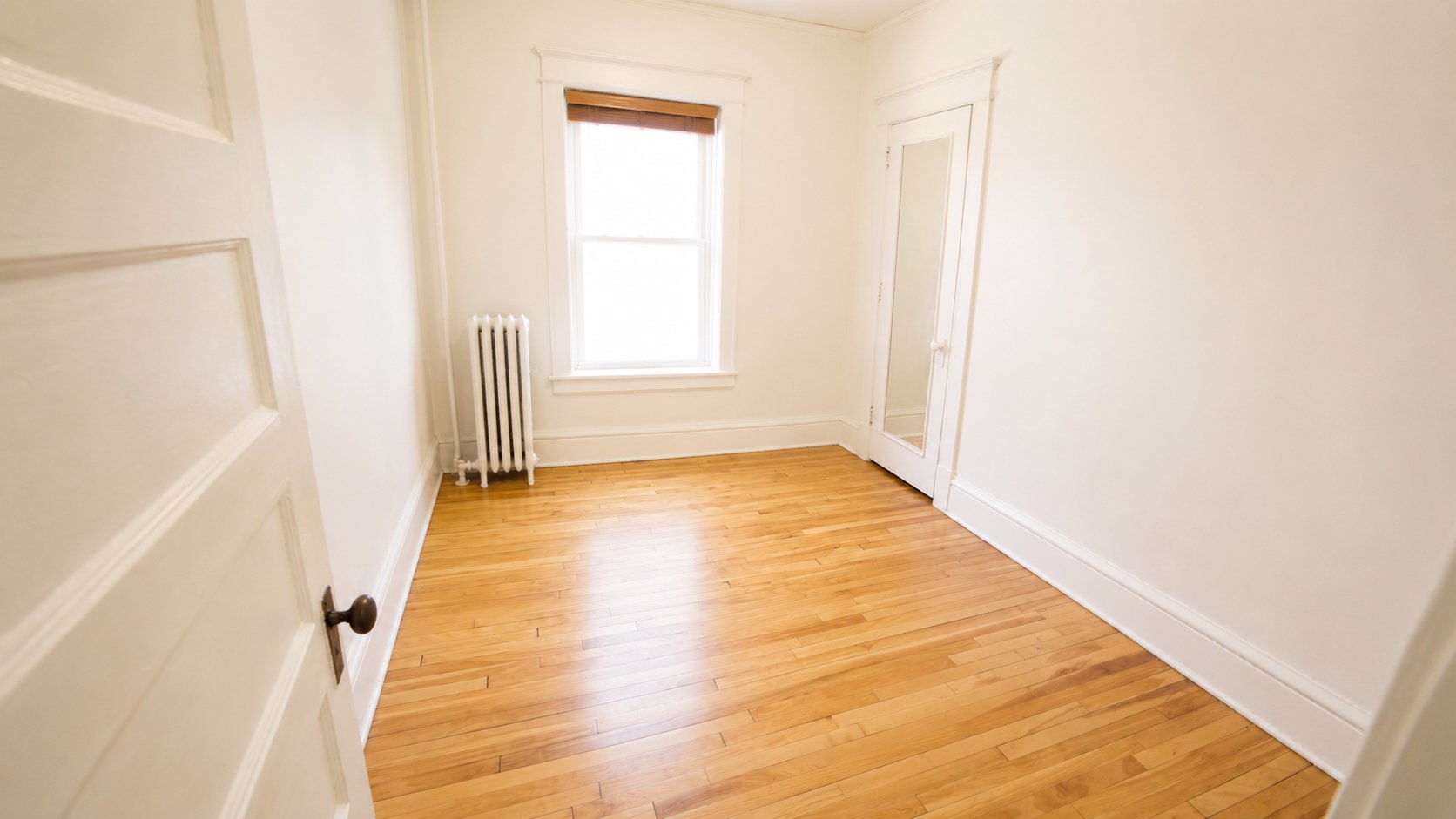 81-16 bedroom2.jpg