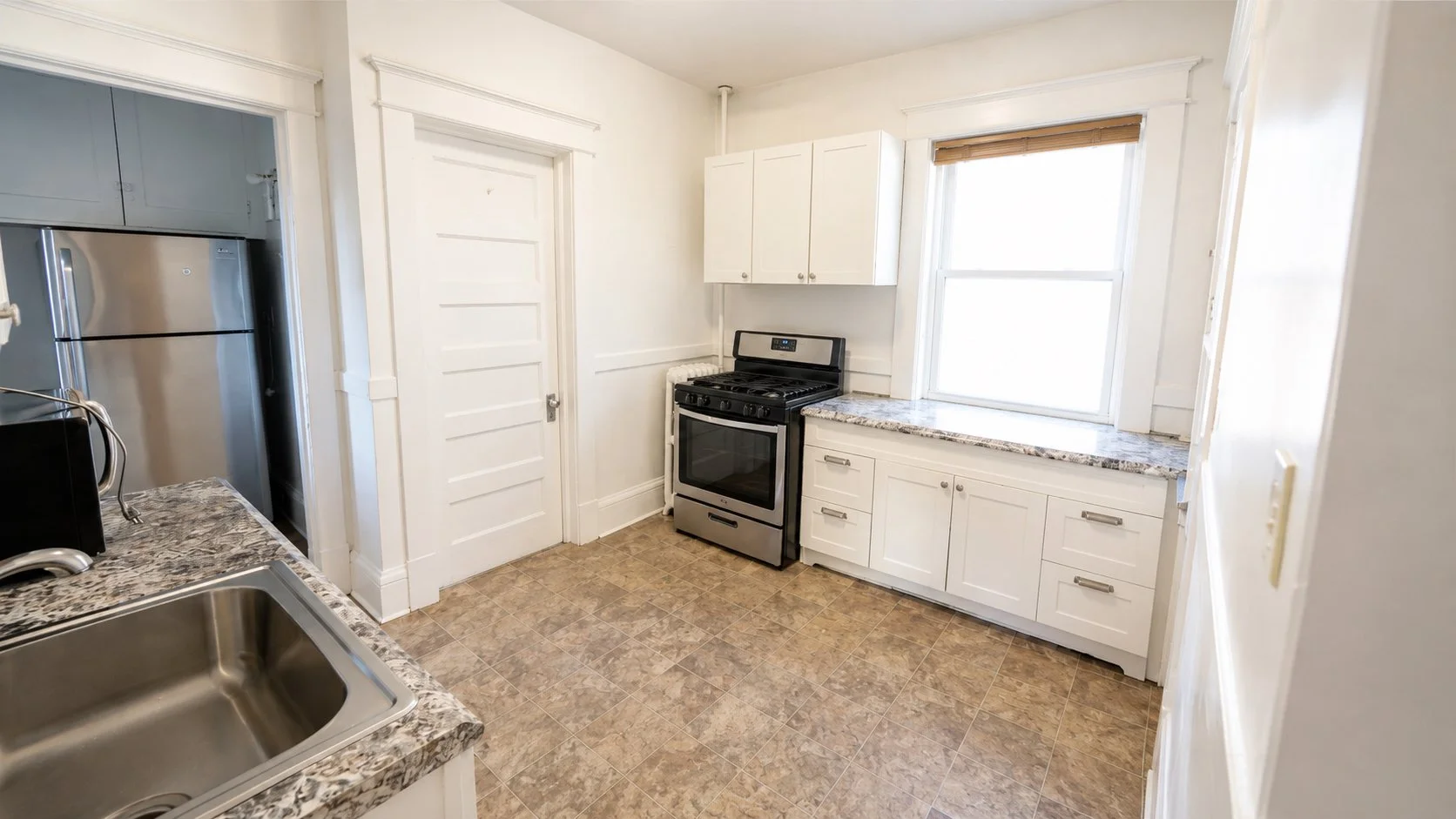 81-16 kitchen2.jpg