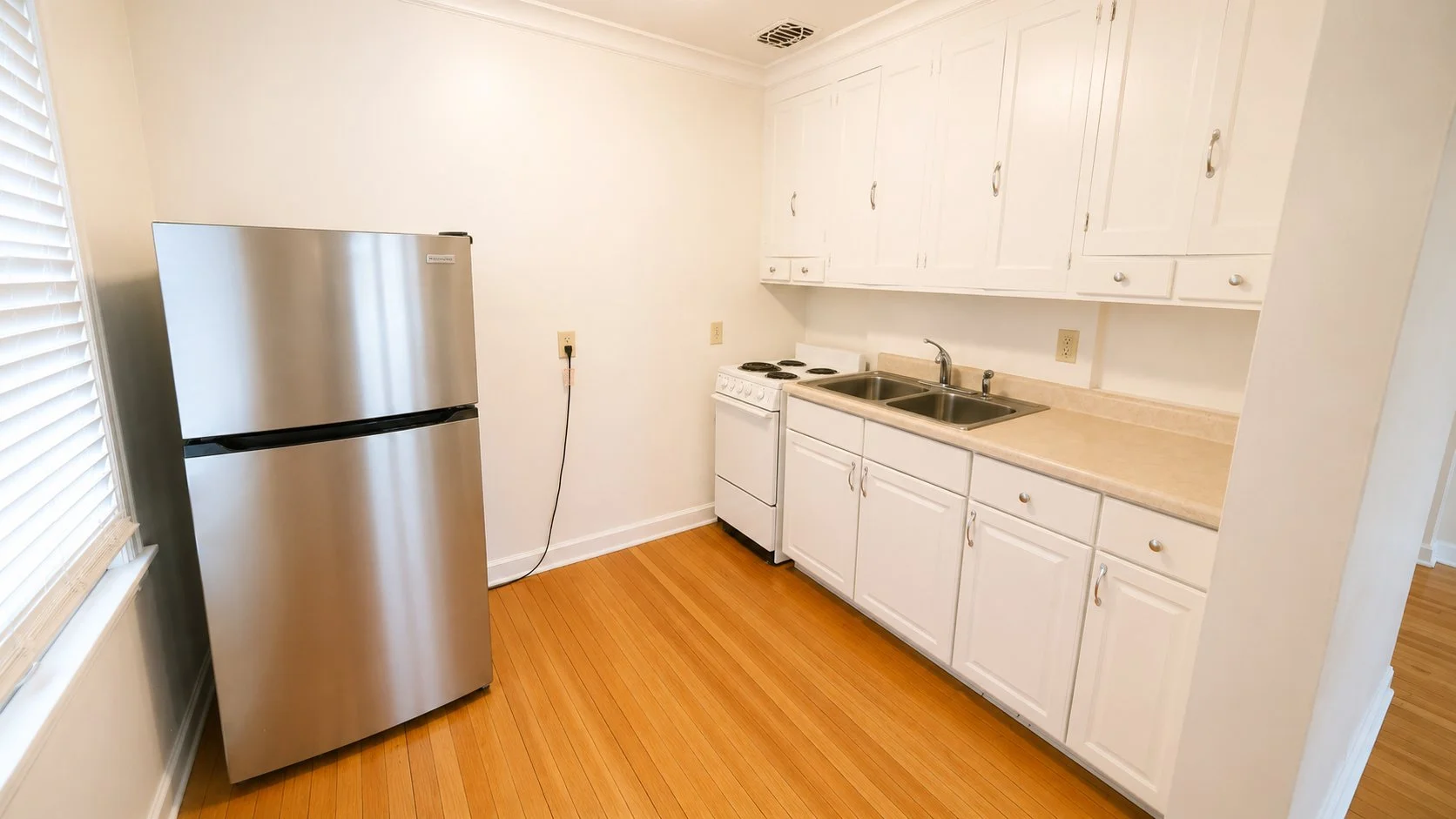 1871-208 kitchen.jpg