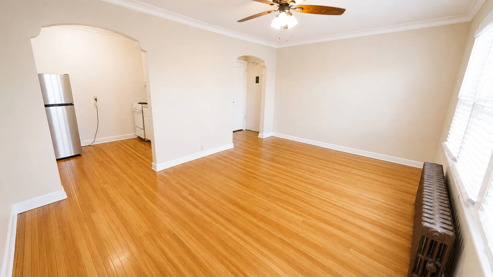 1871-208 living room2.jpg