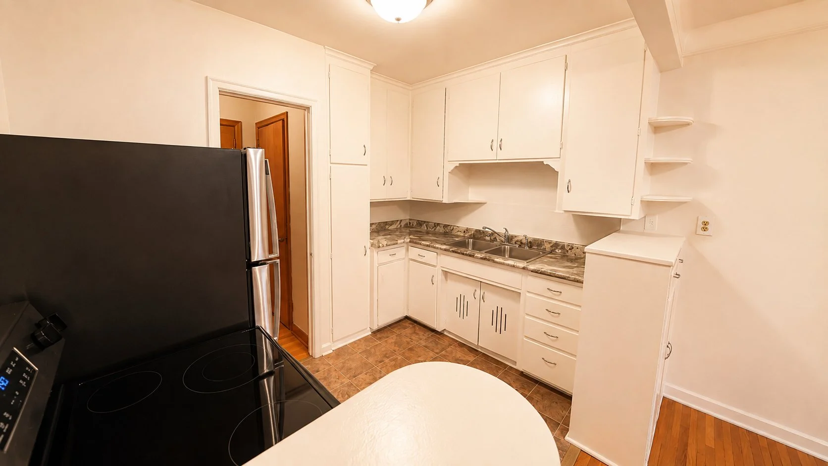 1807-206 kitchen.jpg