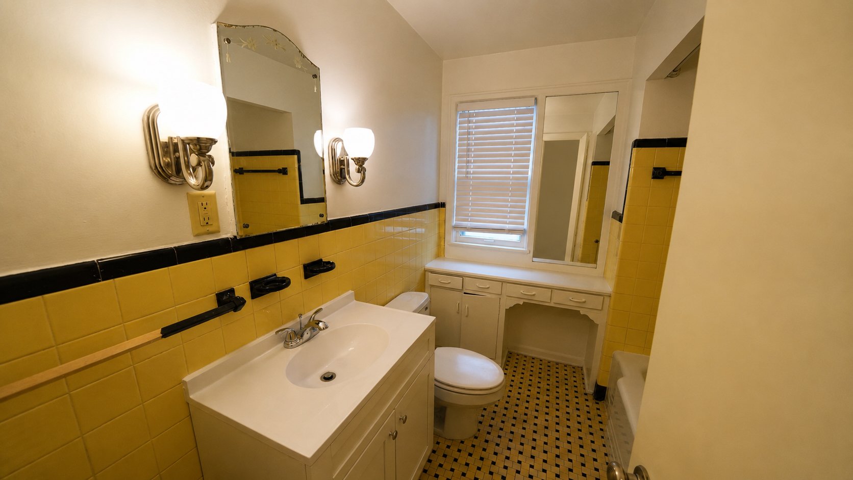 1807-206 bathroom2.jpg