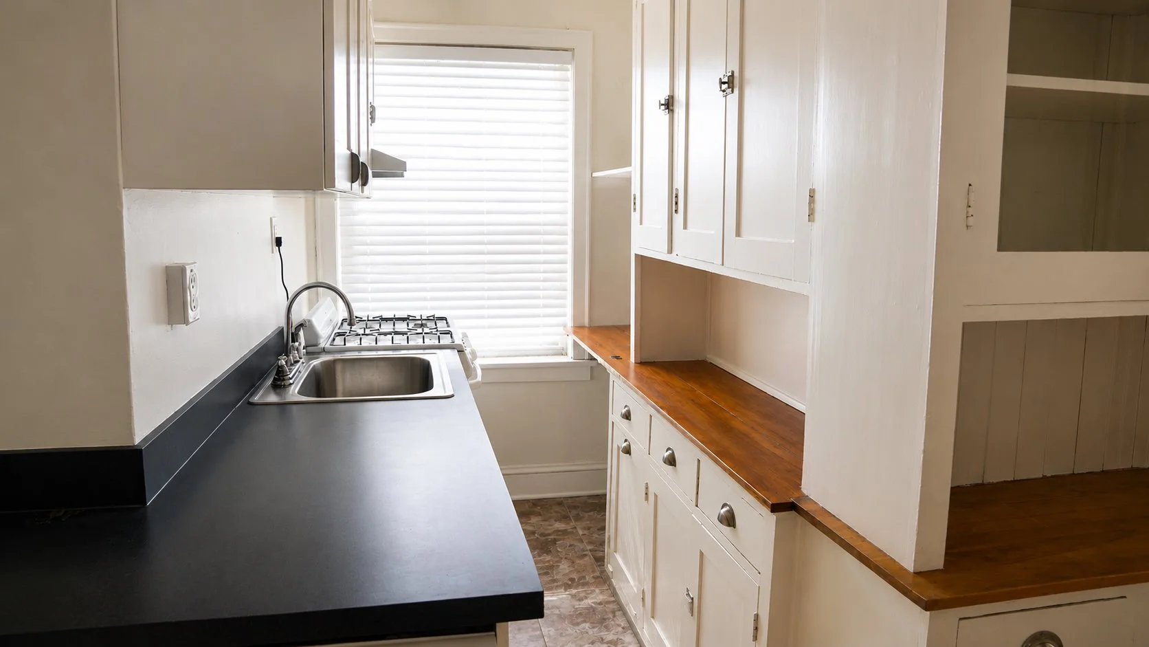 277-7 kitchen2.jpg