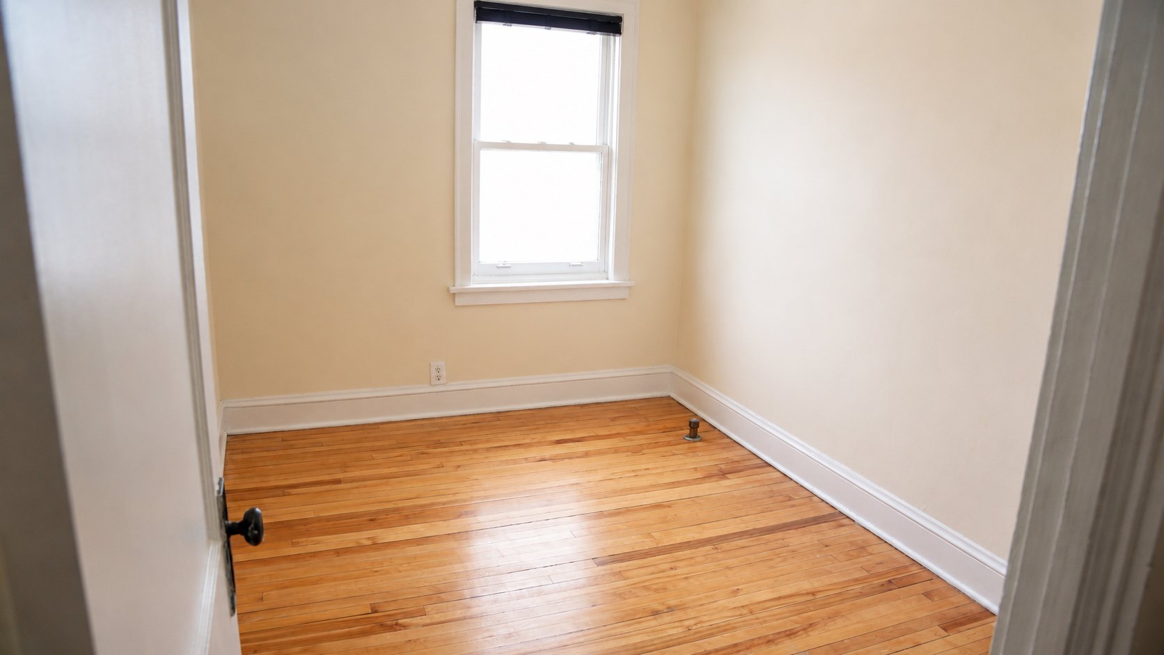 277-7 bedroom .jpg