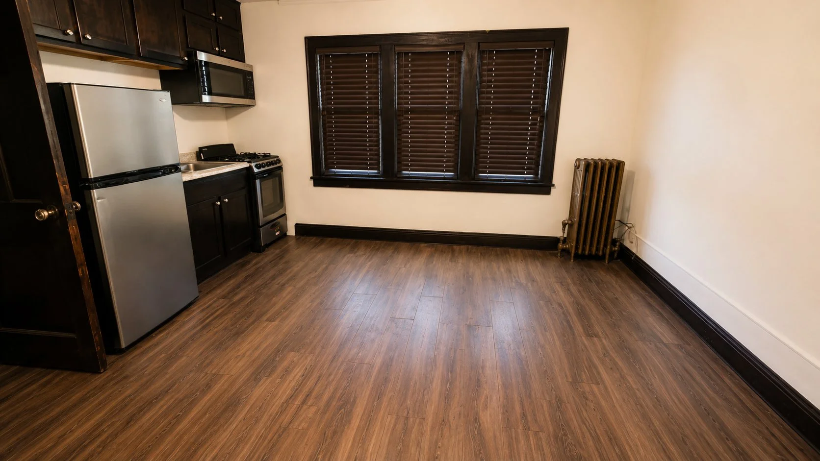2086-10 living room2.jpg